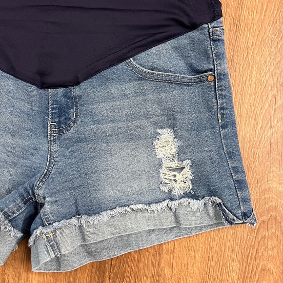 PINKBLUSH Maternity Distressed Jean Shorts Sz 30 - Picture 2 of 5